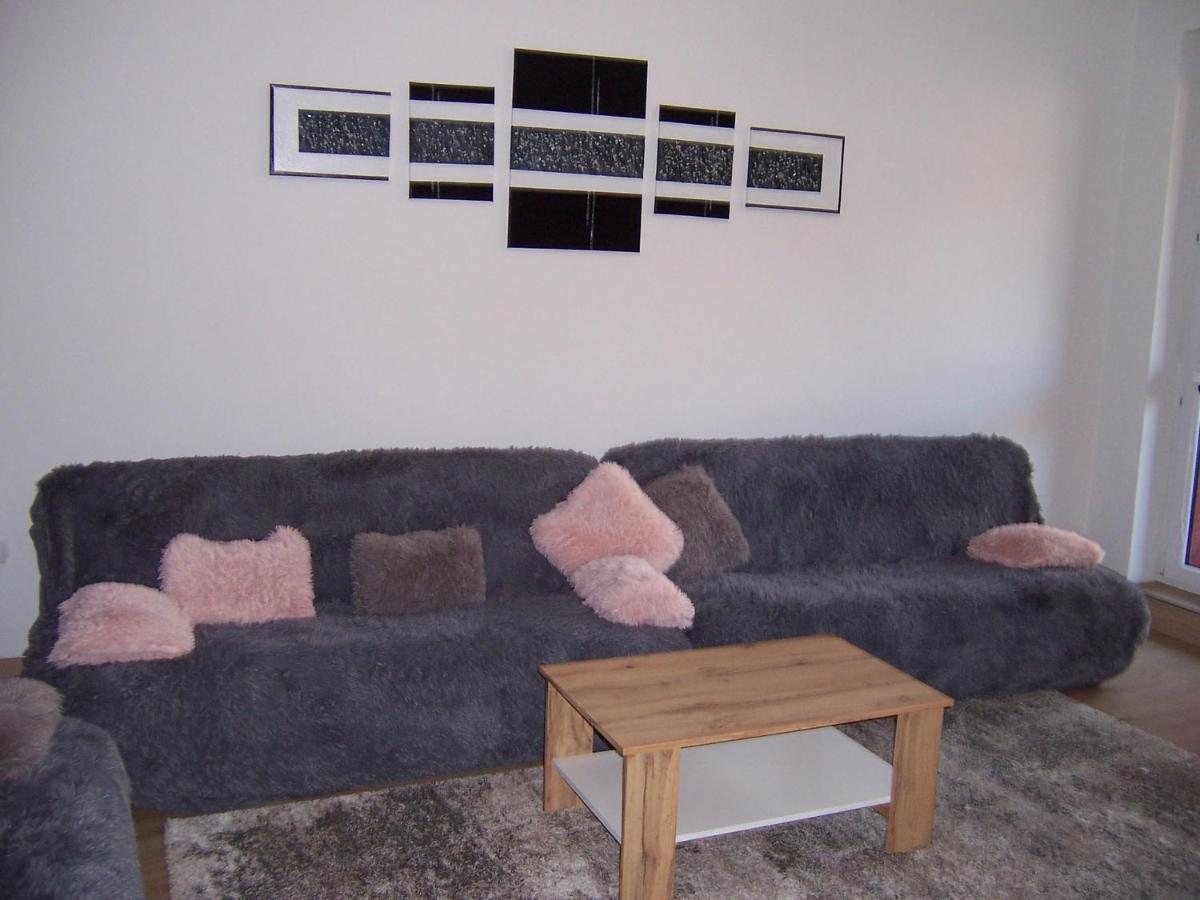 Salas-Dum Pro Spolecnou Dovolenou Az 11 Osob ภายนอก รูปภาพ